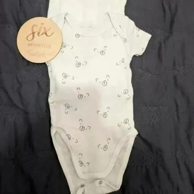 Lot de 2 bodies 6 mois manches courtes